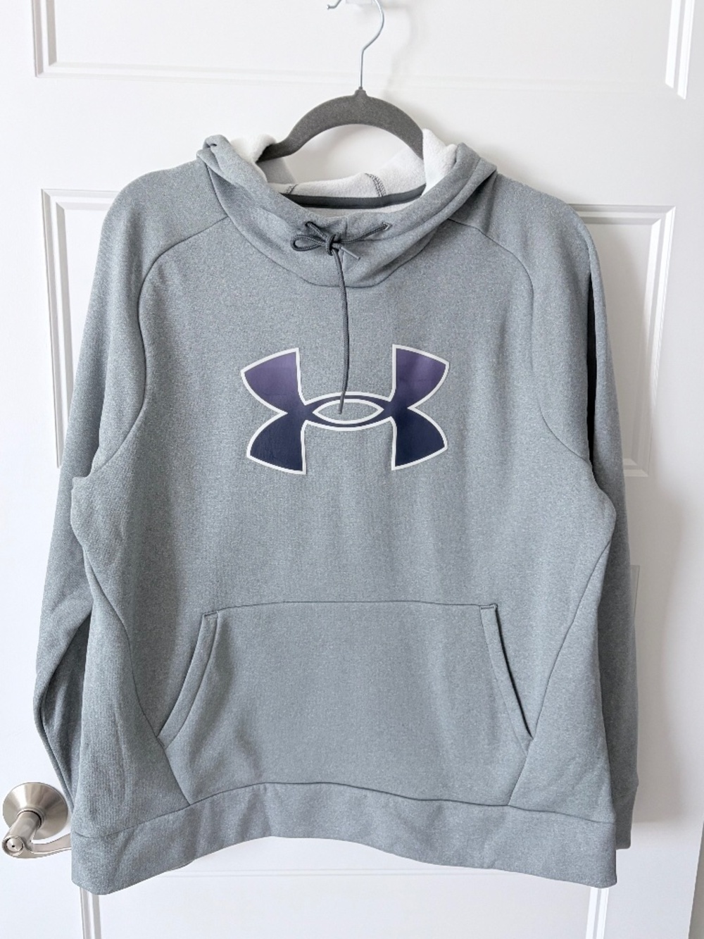 Womens's Under Armour Gray hoodie size L